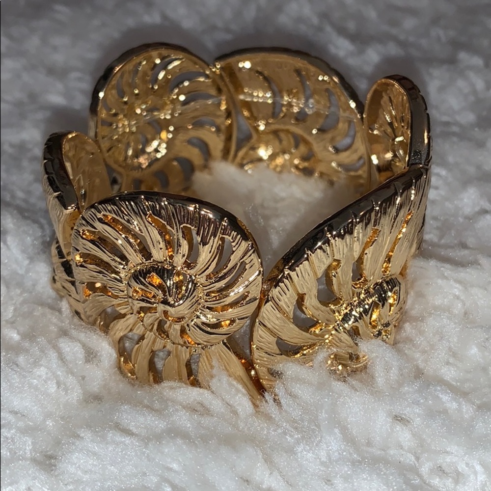 Lilly Pulitzer Shell Cuff Bracelet